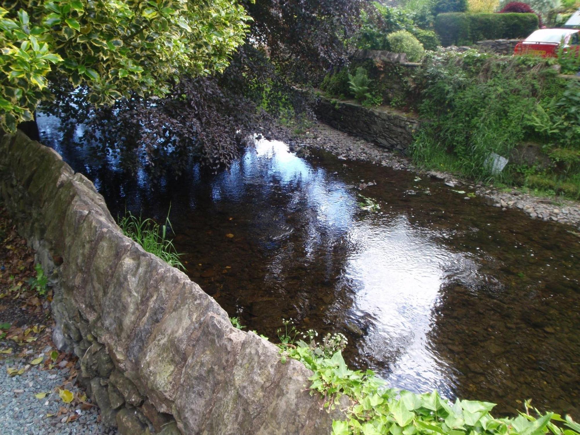 Holy Waters Villa Staveley  Eksteriør billede